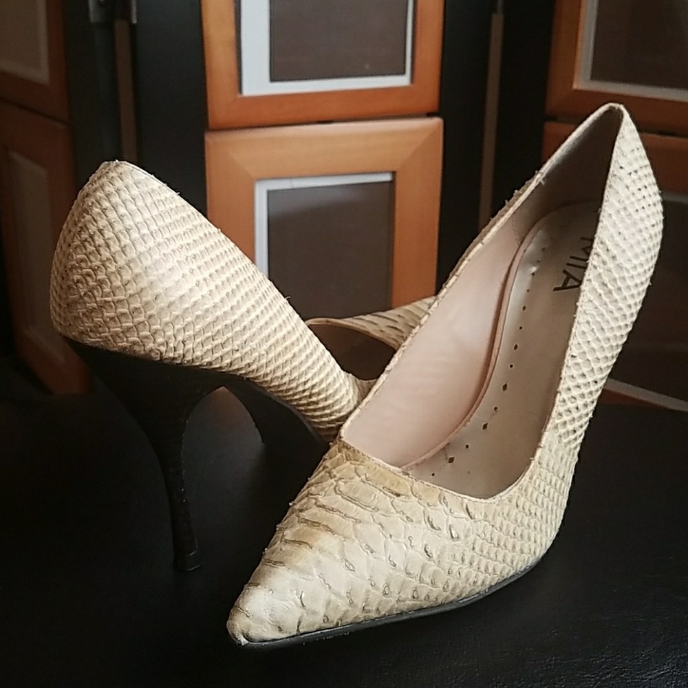 Snake skin cream heels